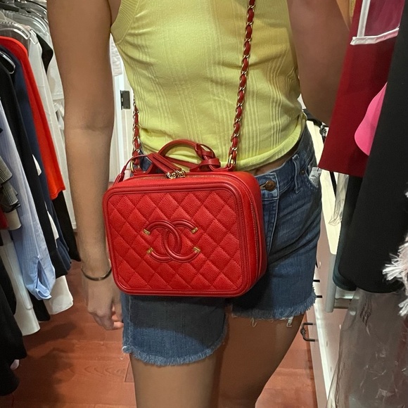 Chanel - Picture 9 of 9